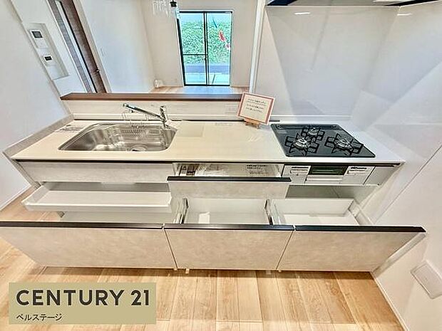 収納充実の快適キッチン!