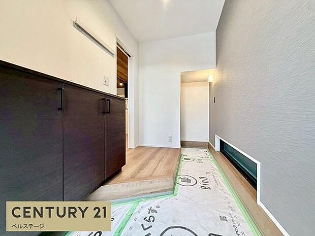 明るく開放感のある入口です!