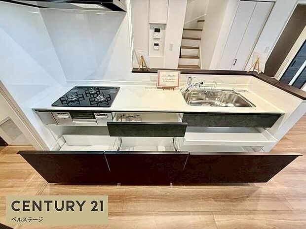 おしゃれなキッチンで気分が上がります!!