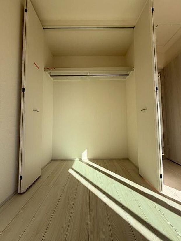 大容量収納で室内スッキリ！効率よく整理！