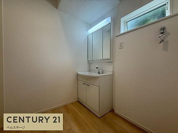 使いやすく清潔感を兼ね揃えた洗面空間