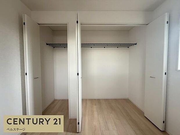 大容量収納で室内スッキリ!効率よく整理!