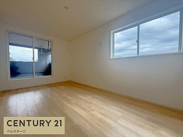 バルコニーからの出入りも楽々です!