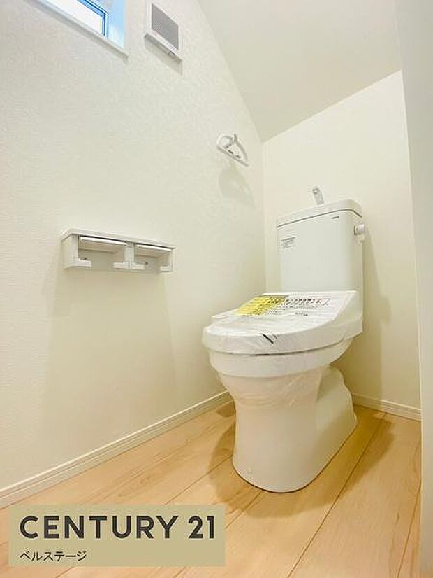 同仕様 シンプルで落ち着きのあるトイレ!