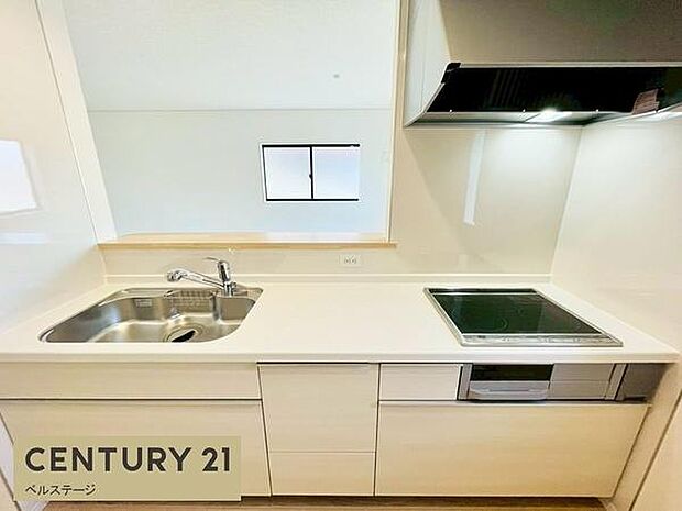 広々と使いやすいシステムキッチン！