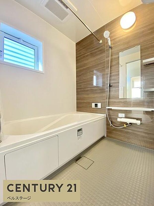 ゆったりバスルームで1日の疲れも癒せます