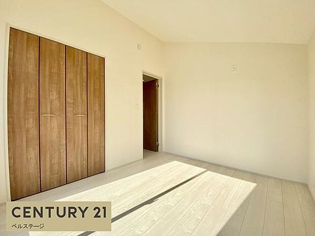 収納が付いた洋室でお部屋スッキリ