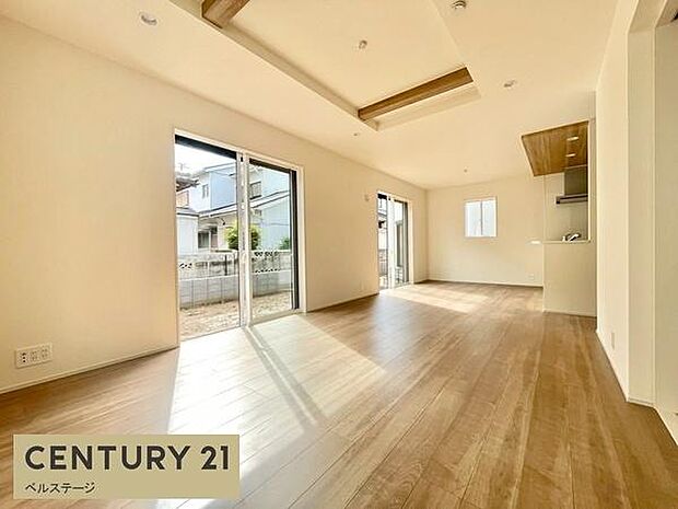 開放感と品格のあるリビング空間