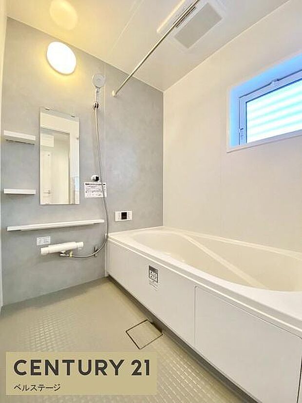 ゆったりバスルームで1日の疲れも癒せます