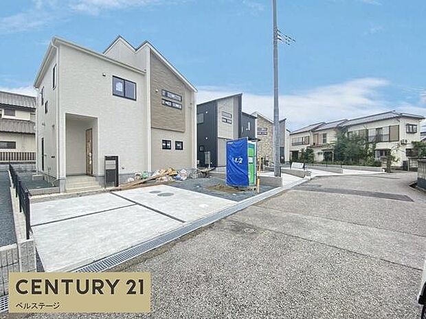 見通しの良い道路で、車の運転も安心です！