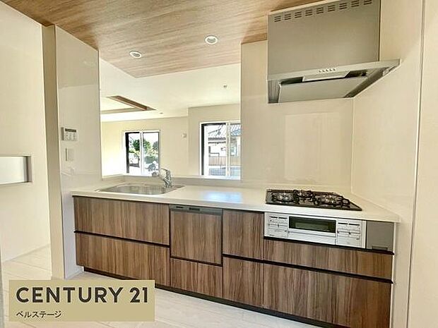 広く収納もたっぷりで料理も楽々！