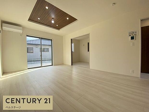 ゆったりくつろげる広々リビング！