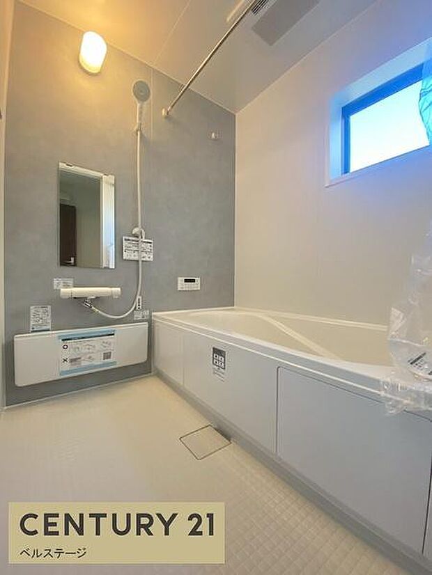 ゆったりバスルームで1日の疲れも癒せます