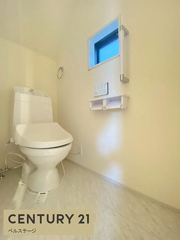 シンプルで落ち着きのあるトイレ!