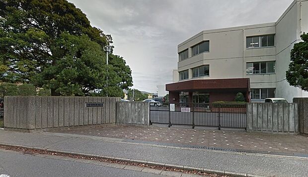 袖ケ浦市立蔵波小学校まで1255m