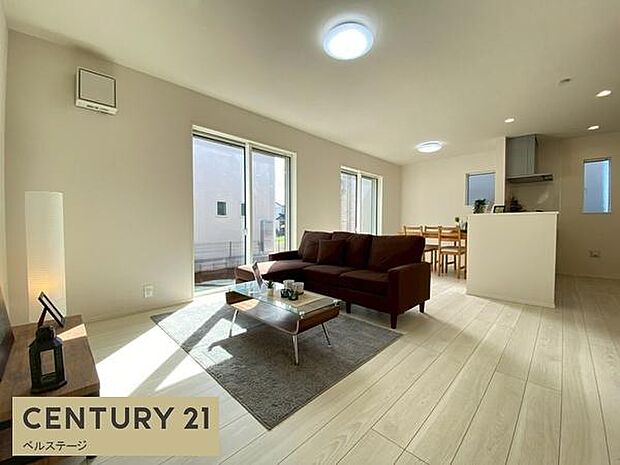 優しい色合いでくつろげる空間!