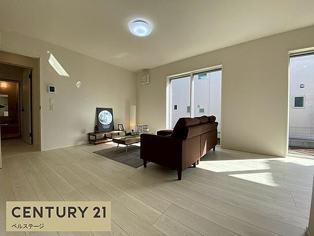 開放感と品格のあるリビング空間