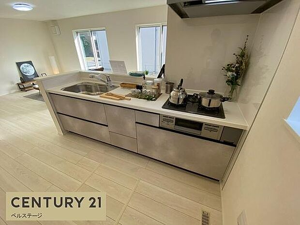 料理しながらリビング全体見渡せる!