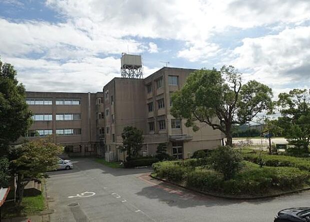 市原市立双葉中学校まで865m