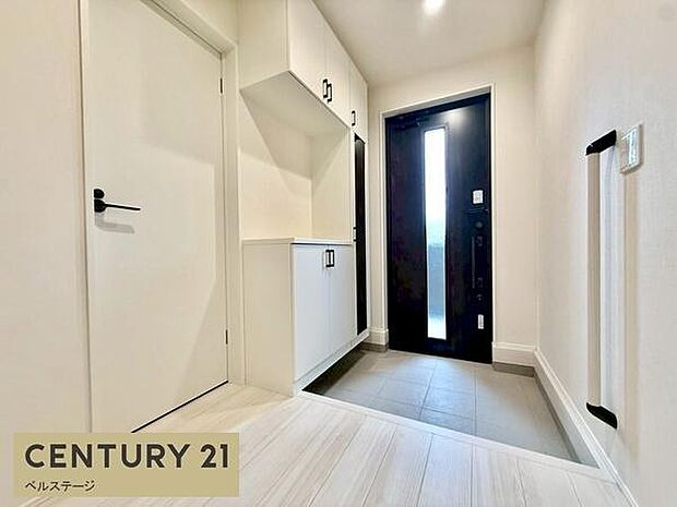 収納力のある玄関先は片付け上手