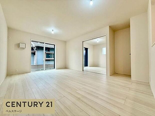 優しい色合いでくつろげる空間!