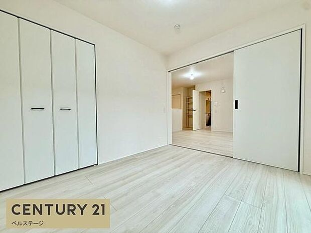 優しい色合いでほっこりくつろげる空間!