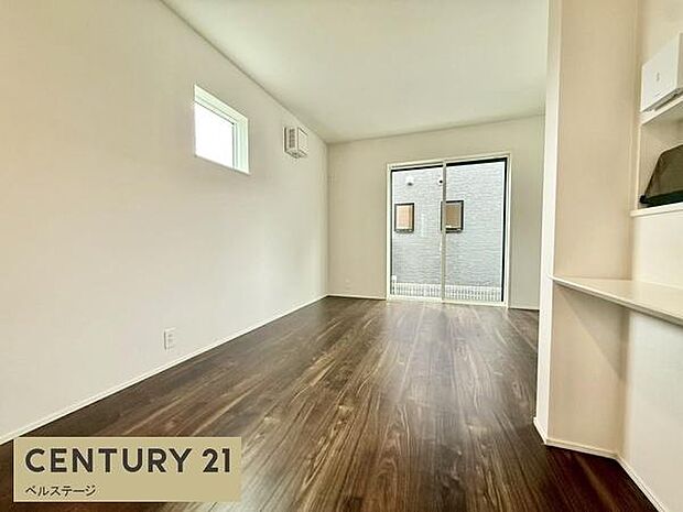 明るい広いダイニングスペース！