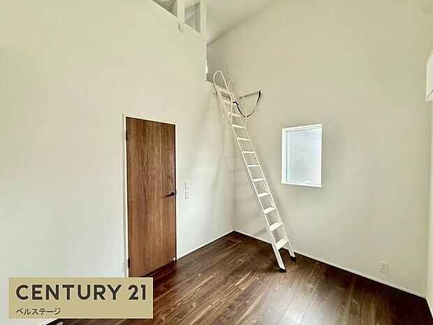 優しい色合いでほっこりくつろげる空間！