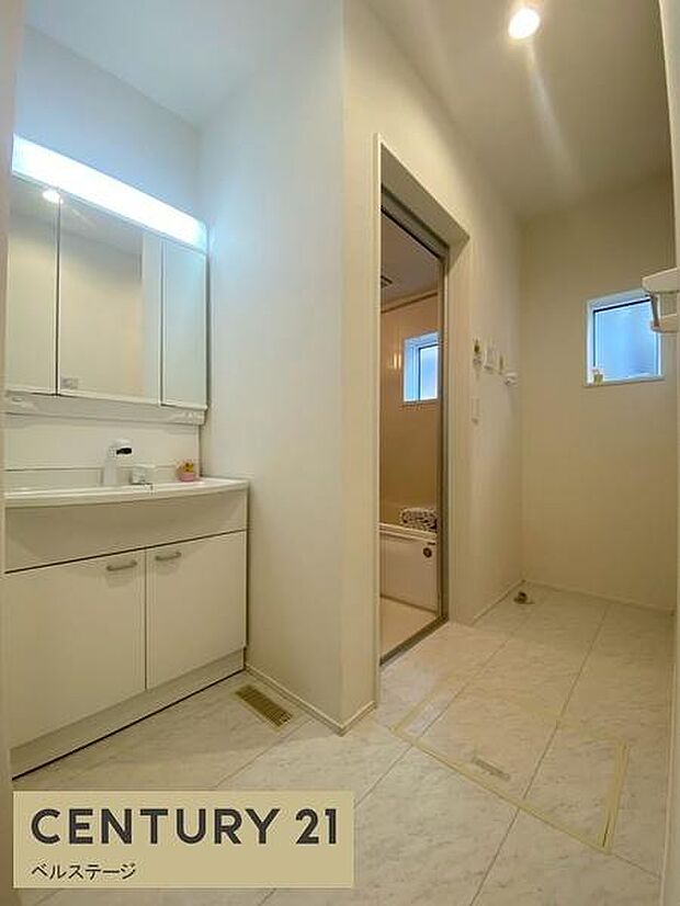 広々した清潔感のある洗面所！