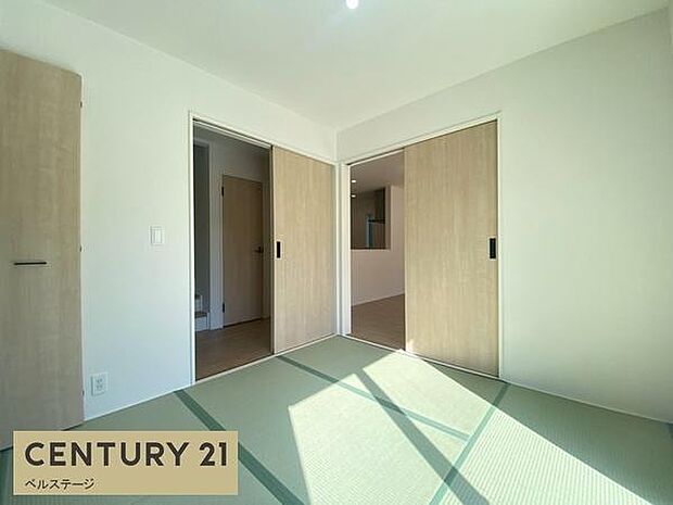 畳スペースでまったり！癒される空間です。