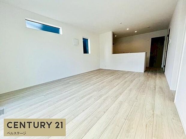 明るい広いダイニングスペース！