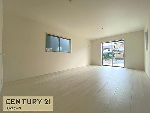 同仕様　日当たり良好、広々としたリビング