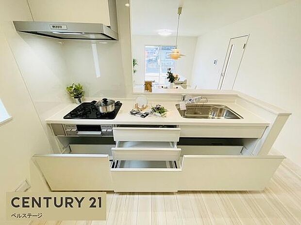 同仕様　広く収納もたっぷりで料理も楽々！