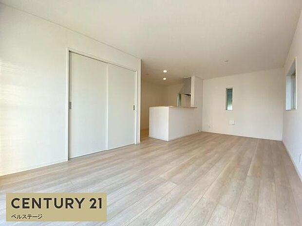 ゆったりくつろげる広々リビング！