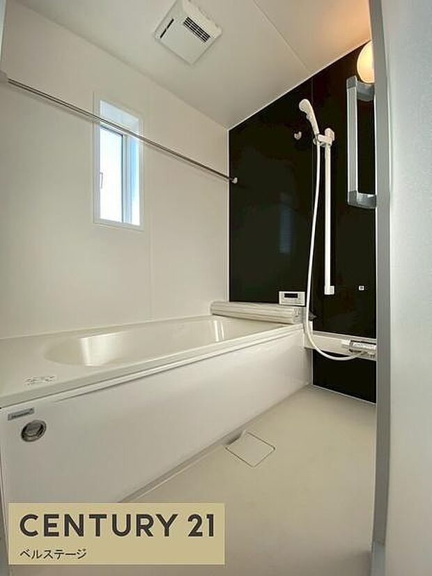 ゆったりバスルームで1日の疲れも癒せます