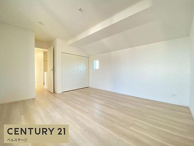 フローリングが綺麗な洋室です！