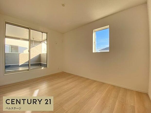 バルコニーからの出入りも楽々です！