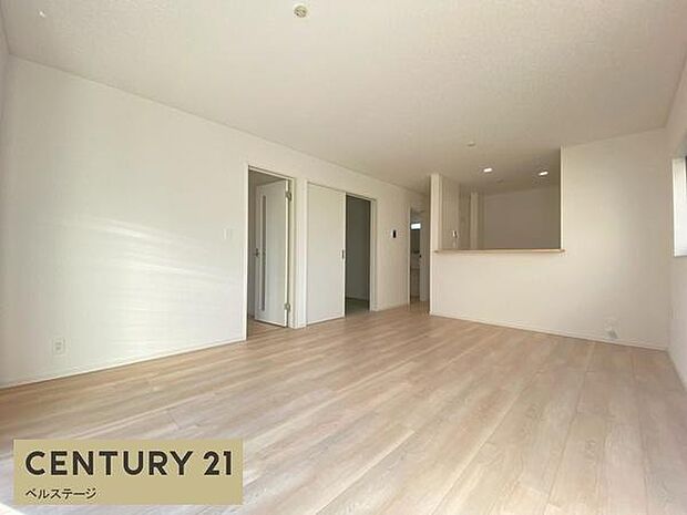 ゆったりくつろげる広々リビング！