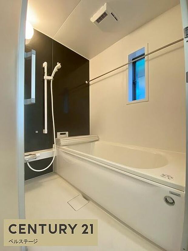 ゆったりバスルームで1日の疲れも癒せます