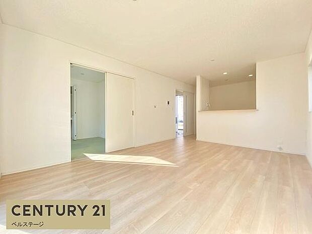 開放感と品格のあるリビング空間