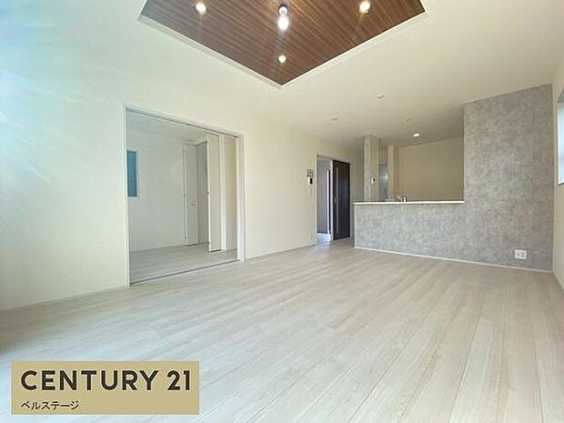 同仕様 優しい色合いでくつろげる空間!