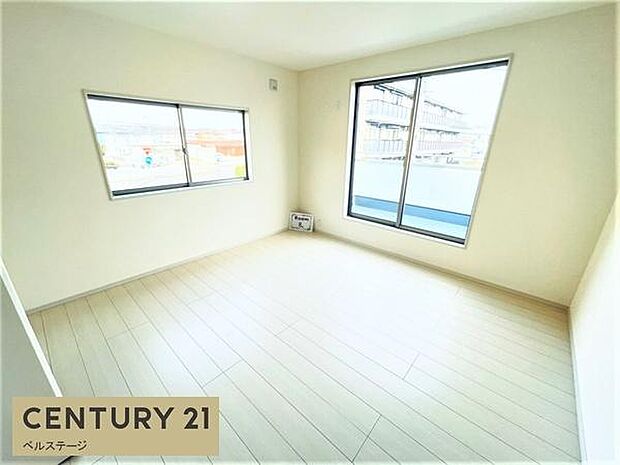 同仕様バルコニーからの出入りも楽々です!