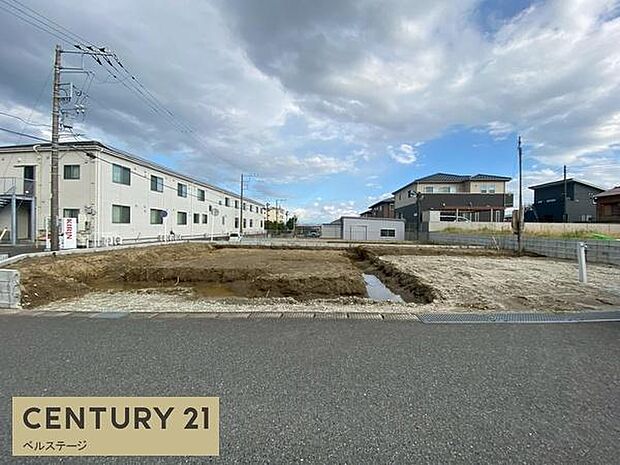 見通しの良い道路で、車の運転も安心です!