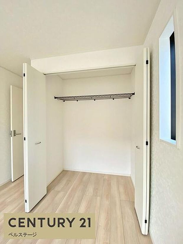 大容量収納で室内スッキリ！効率よく整理！