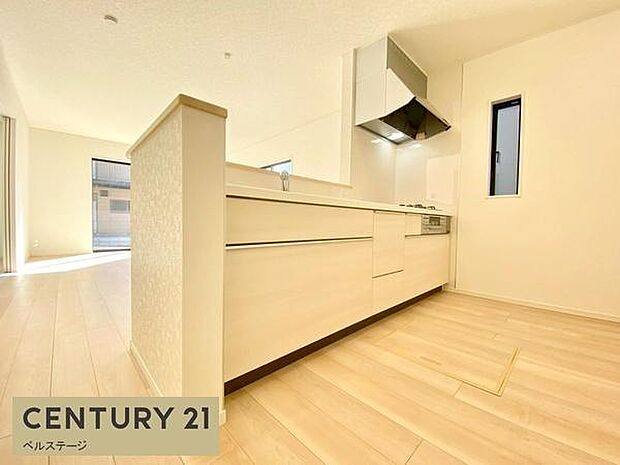 優しい色合いでくつろげる空間！