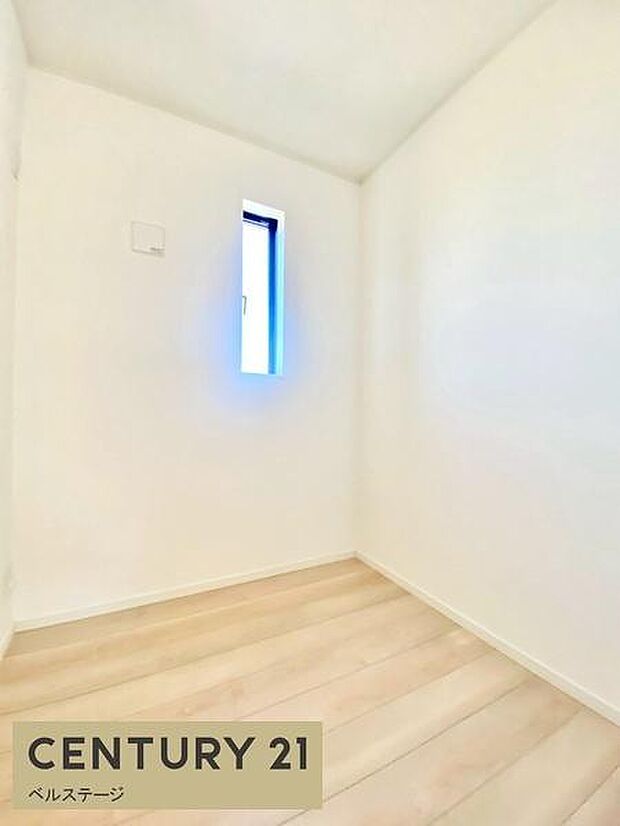 大容量収納で室内スッキリ！効率よく整理！