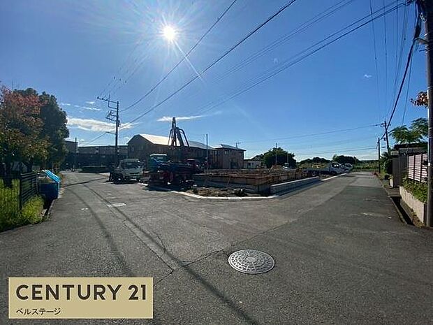 見通しの良い道路で、車の運転も安心です！