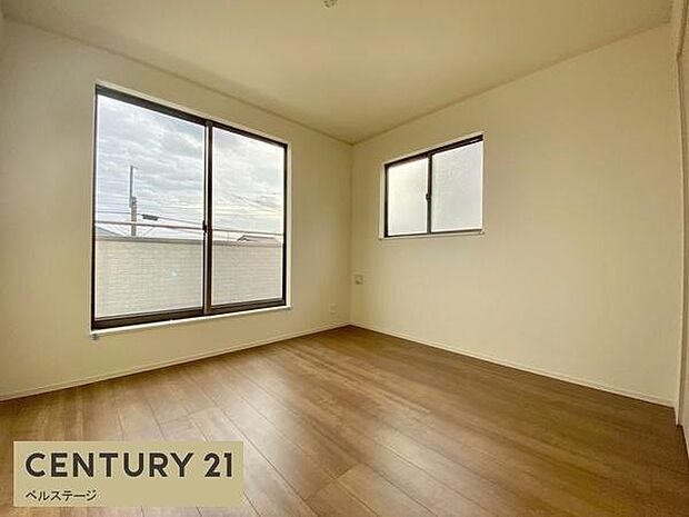 同仕様バルコニーからの出入りも楽々です！