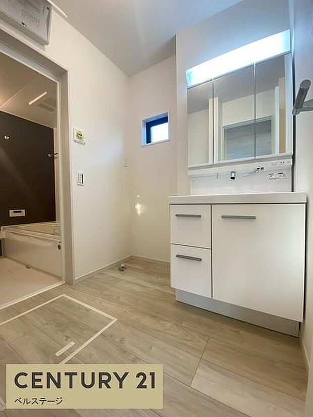 広々した清潔感のある洗面場！