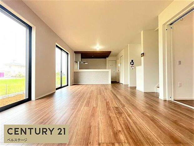 同仕様　開放感があり家族の会話も弾む空間